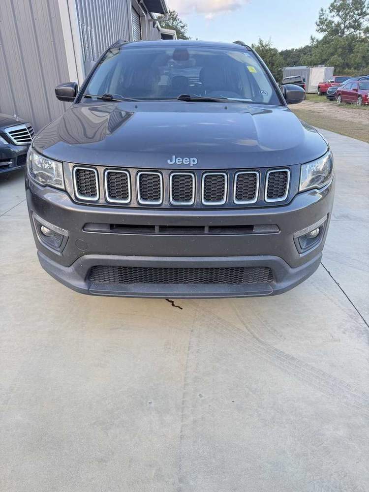 2018 Jeep Compass Latitude - photo