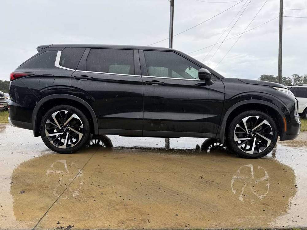 2022 Mitsubishi Outlander SE